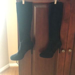 Beautiful Stuart Weizmann Black Suede Boots